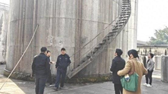 量华网 “订单式”司法服务 为醇醇酒香穿上“法治保护服”